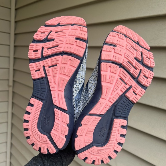 Brooks Adrenaline 21 GTS - Picture 4 of 7